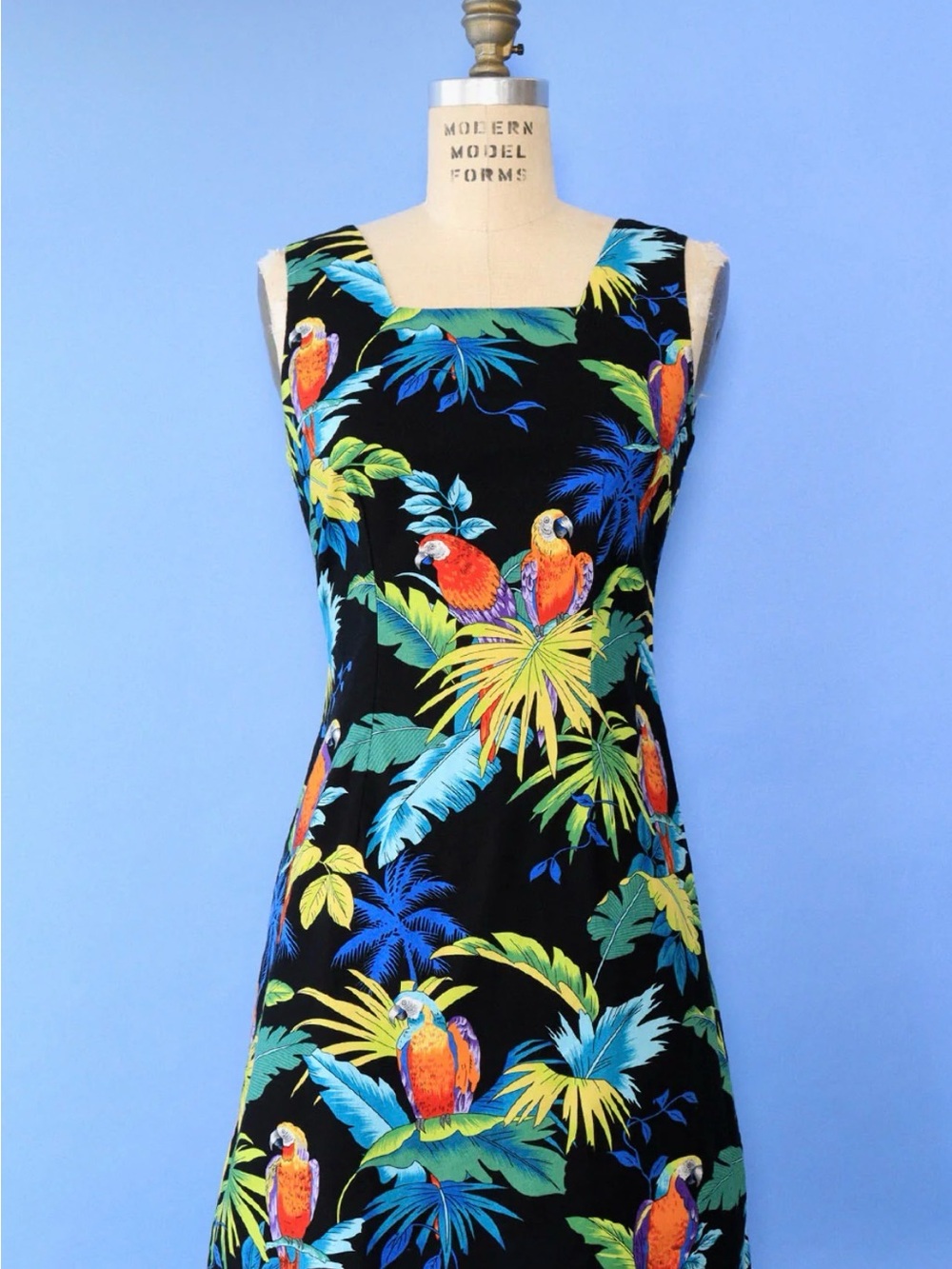Vintage 90s Shannon Marie Hawaii Tropical Macaw Parrot Mini Dress